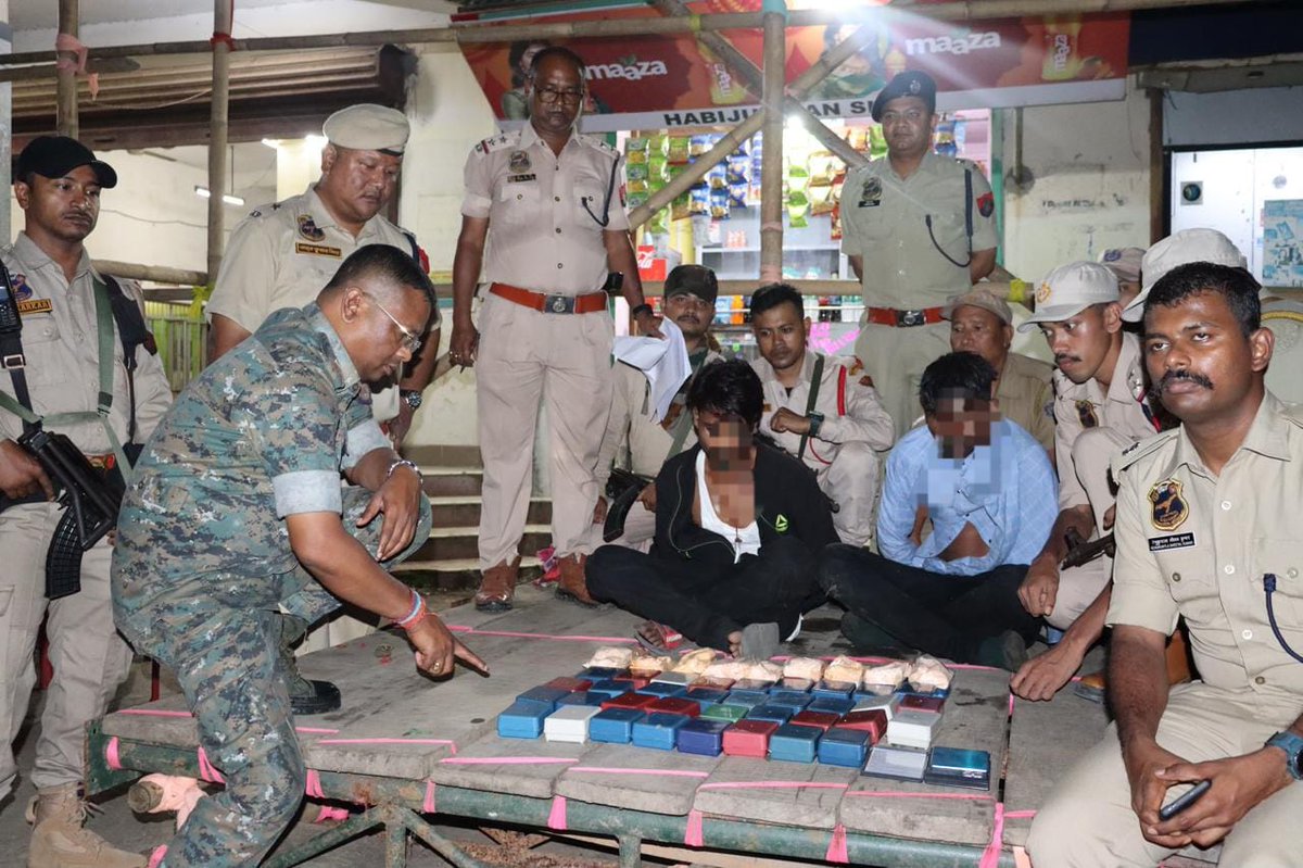 Based on credible intelligence, @cacharpolice conducted an operation at ISBT Silchar and recovered 572gms of heroin, costing appx ₹3cr. The narcotics was being transported from a neighbouring State. Three accused have been apprehended in this connection. Good job @assampolice…