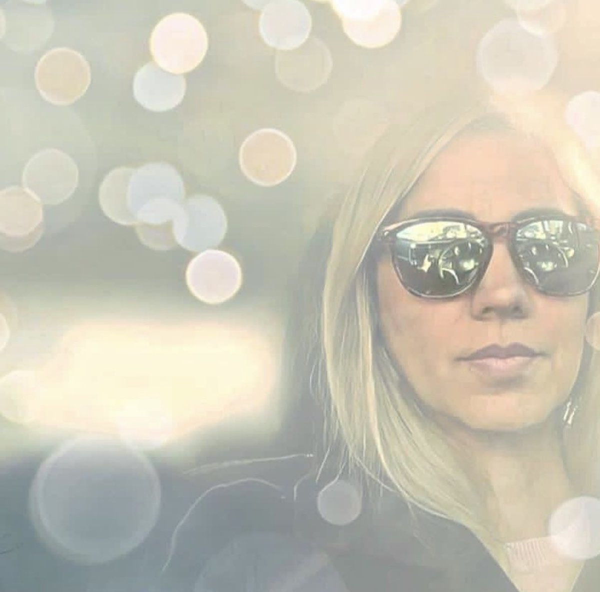 wawamarcela's tweet image. Si ves esto, debes retuitear con una selfie donde no sonrías o te cae la maldición 🪬