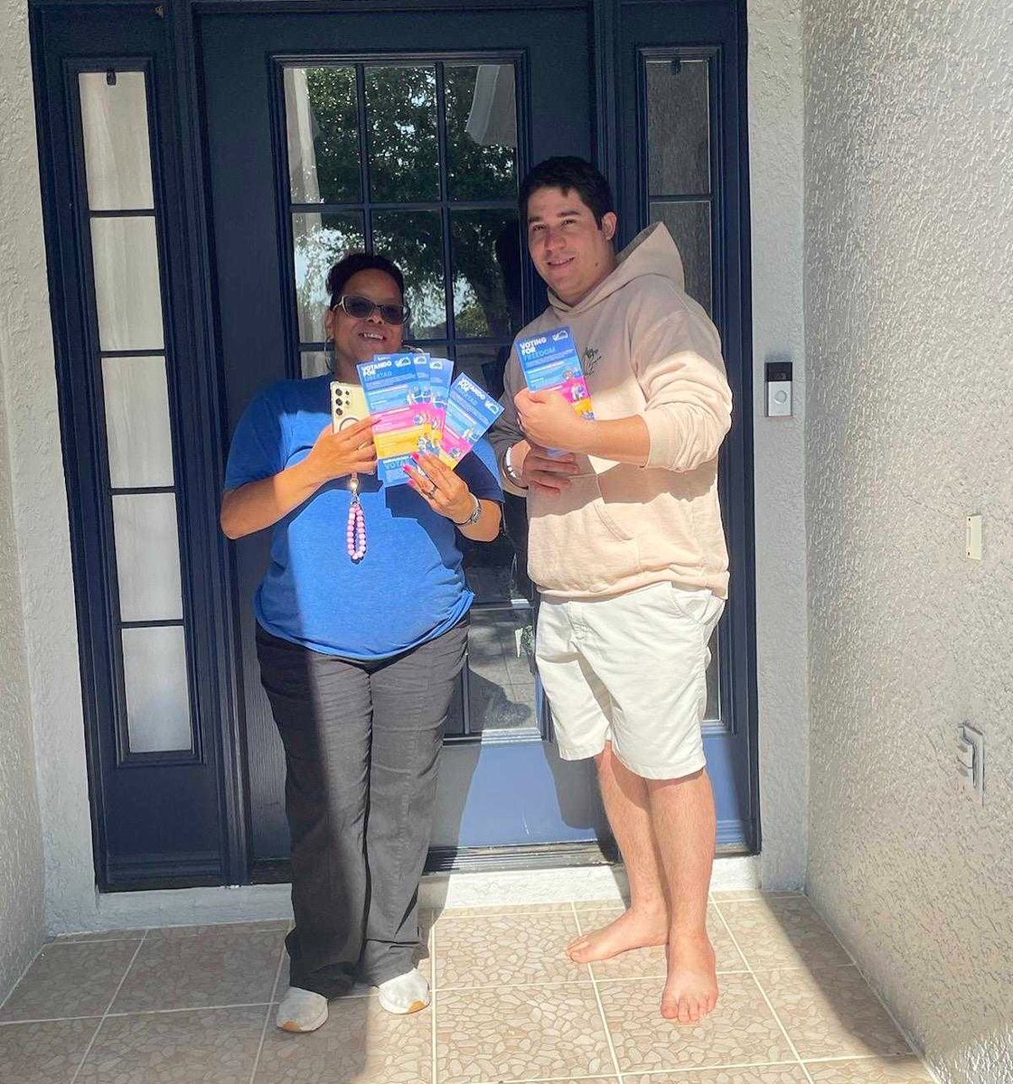 When canvassing for @yes4florida we spoke with Hector, who believes in personal choice — for abortion rights & marijuana use— both on the FL ballot!🗳️ “Each family should have the right to decide what is best for them when it comes to health, life & happiness.” Ty, Hector!💙