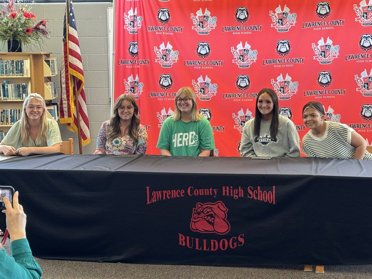 We are very thankful that these ladies of the #LCClassOf2024
are signing their “National Letters of Intent” to become TEACHERS!  #AllinLC