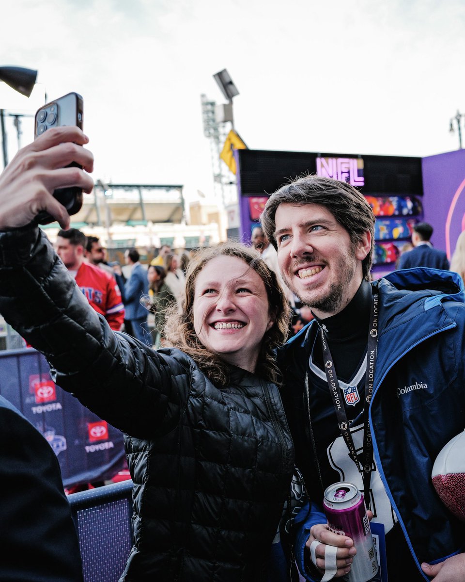 #ThrowbackThursday When we were front and center having our red carpet moment #OnLocation at #NFLDraft 🤩🏈👏 #OnlyWithOnLocation