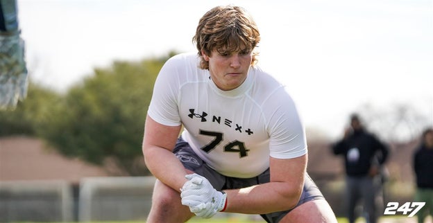 #Michigan vaults up the leaderboard for Top247 OL Zaden Krempin (@zadenkrempin) after offer (VIP) 'I'm very interested in possibly playing ball for Michigan. What's not to like? They produce a ton of NFL players and just won the National Championship.' 247sports.com/college/michig…
