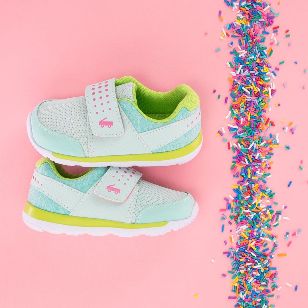 A #sale so SWEET 🧁 you can't miss it! Take 20% off our active-ready Ryders. Engineered with lightweight, flexible foam & a soft mesh upper, this design was expertly made for fun-filled days!⁠ ⁠ Code RYDER20 bit.ly/3UCzi1S Ends 5/7/23 at 11:59 p.m. PDT⁠ #seekairun