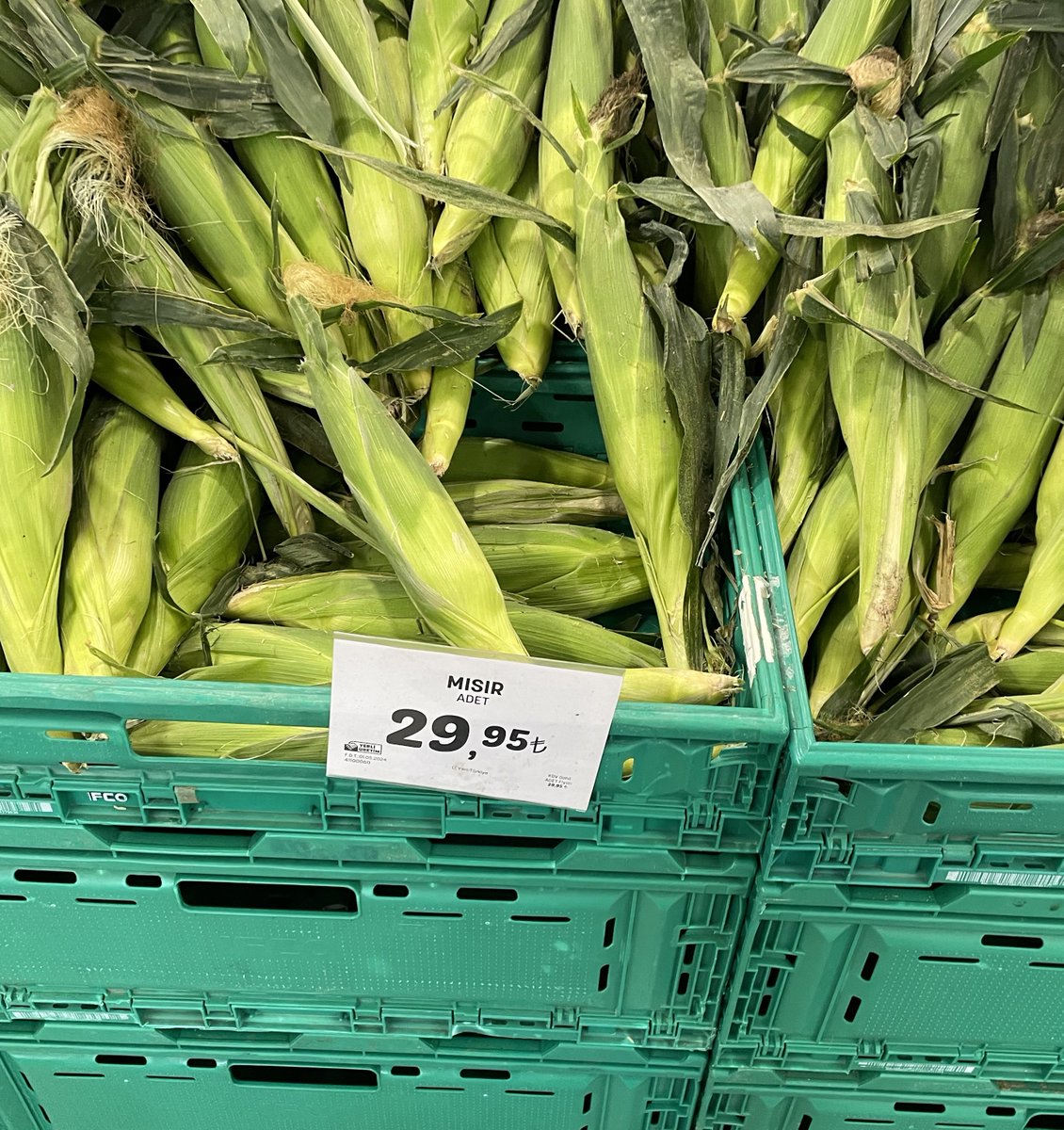 Fotoyu şimdi çektim. Bir mısır 29.95 TL. Sözde tarım ülkesiydik neye döndük. Mısır lan bu mısır. Yorumu sizlere bırakıyorum 🌽