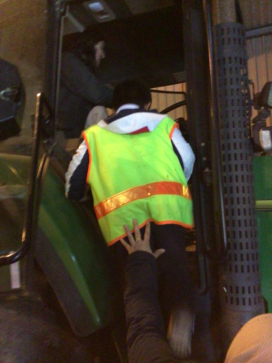 Reception had a great time visiting Broxted Hill Farm. Despite the poor weather, we had lots of fun exploring the wheat fields and the grain store. We learned what our bread, bagels and cereal are made from and how. We even went on a mini beast hunt!