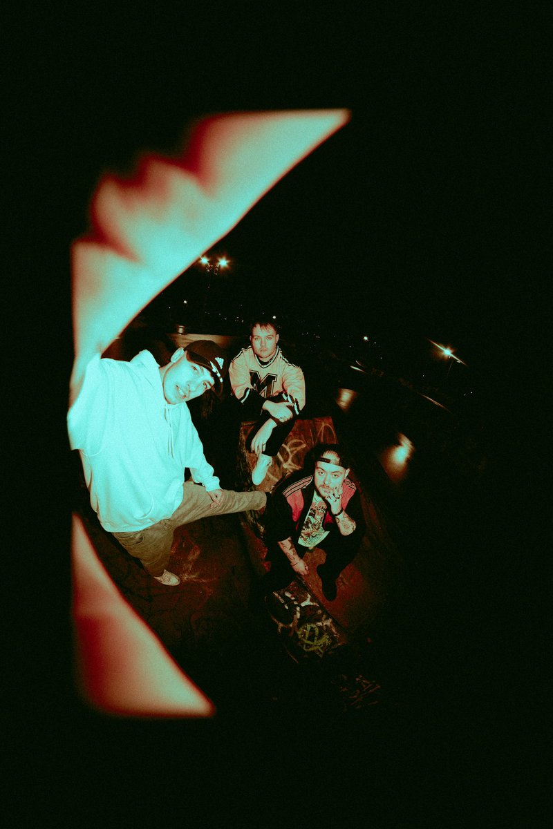 gnarlahofficial's tweet image. Our upcoming single BOSSFIGHT will be out May 23rd. 

It’s time to nut up or shut up 👾

Presave link in bio xoxox