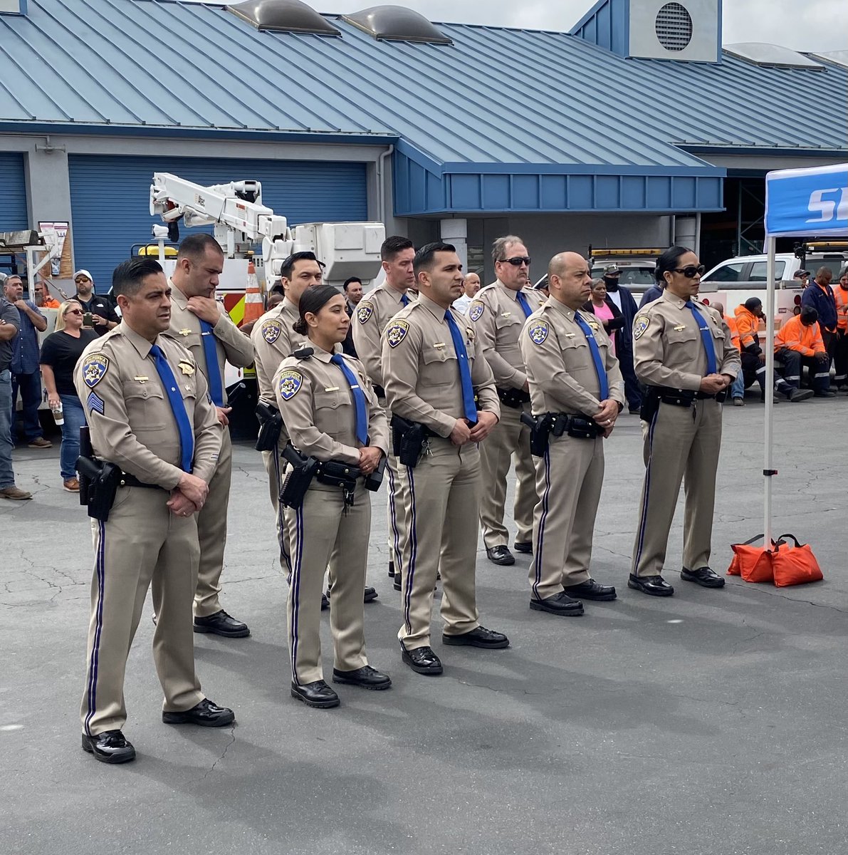 Honoring our Fallen Workers at a memorial service at the @CaltransDistrict7 Special Crews Maintenance Yard in Commerce today. Photos: Brothers & sisters from the CHP & our Maintenance Division in attendance. #AlwaysRemember