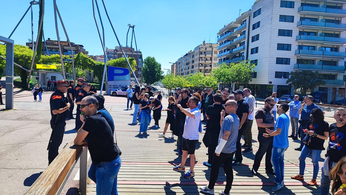 'Com vols que nosaltres tinguem la culpa? Si només portem (manant) un any i mig al Govern! Eh! Que també han matat a gent de Mossos, Agents Rurals, han mort bombers... a veure...' (Robert Cabasés. Director dels Serveis Territorials de Justícia a Lleida) .@junqueras Avui