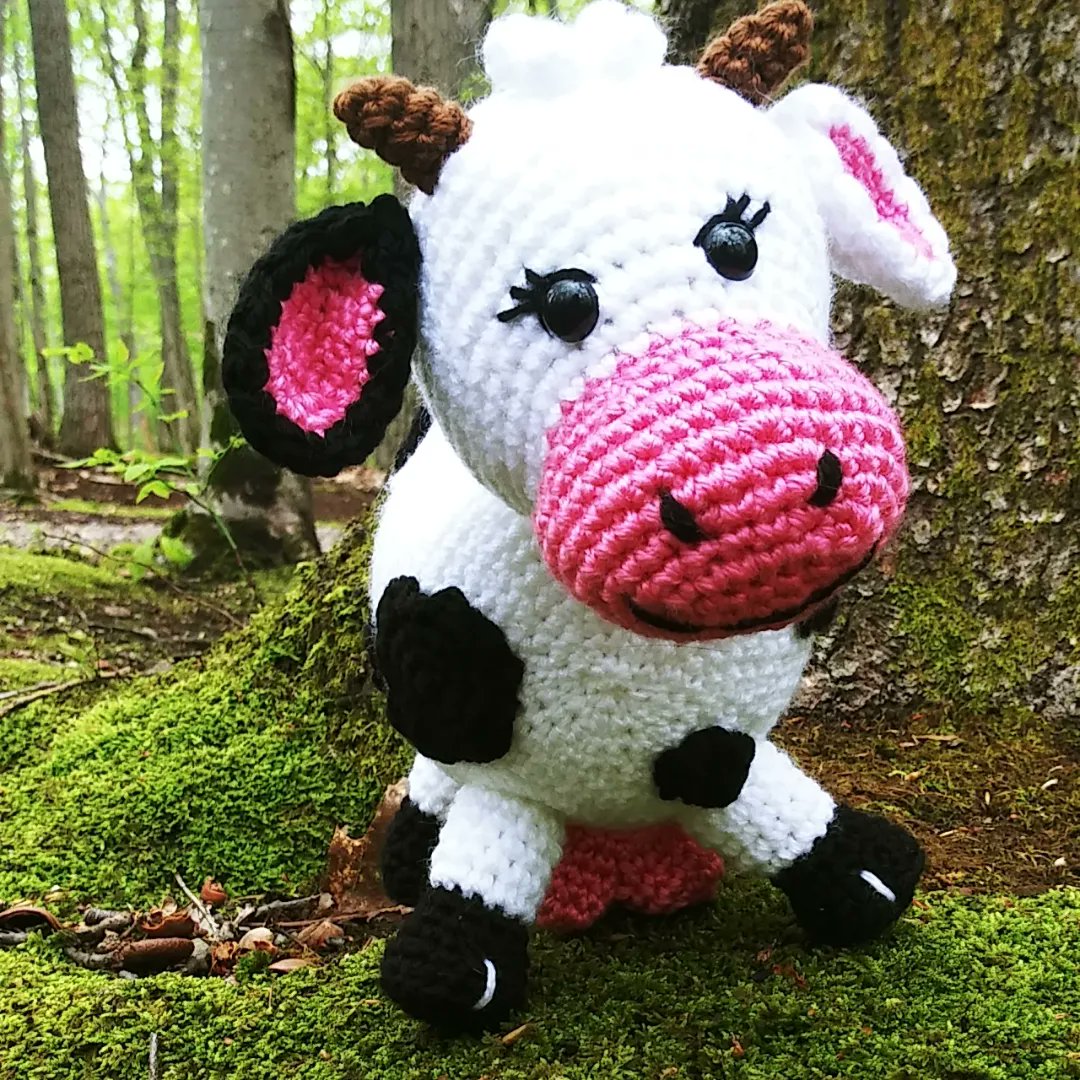 Cow on the loose!  Easy and fun pattern from @mycrochetchums 

MTO $75 + shipping

#crochet #crochetersofinstagram #crochetporn #crocheting  #crochetaddict #cow #yarn #yarnporn #yarnaddict #yarnlove #yarnlover #handmade #amigurumi 

Travelinghooker.net
