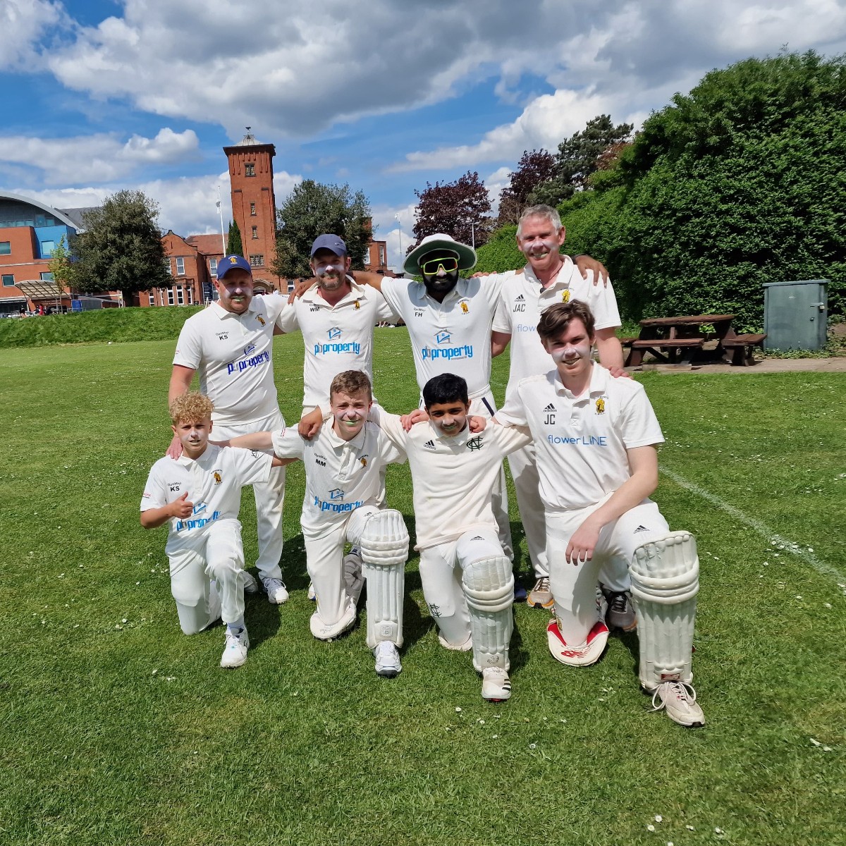 📸 𝐒𝐮𝐧𝐝𝐚𝐲 𝐬𝐧𝐚𝐩𝐬

A selection of our Sunday XI on a sunny day in Nottingham last weekend against Basford Mill.

#UTB | 🏏🔵