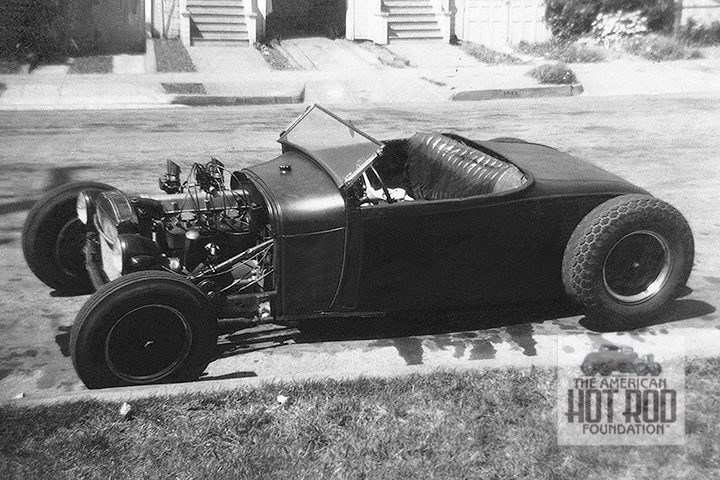 PHOTO OF THE DAY 𝚃𝚑𝚞𝚛𝚜𝚍𝚊𝚢, 𝙼𝚊𝚢 𝟿, 𝟸𝟶𝟸𝟺 This Wally Parks shot shows an unknown channeled Model A Roadster sporting an OHV head on a Ford-banger block. It looks low and mean. Anyone ever seen it? ©AHRF/Wally Parks Collection (WPC_017)