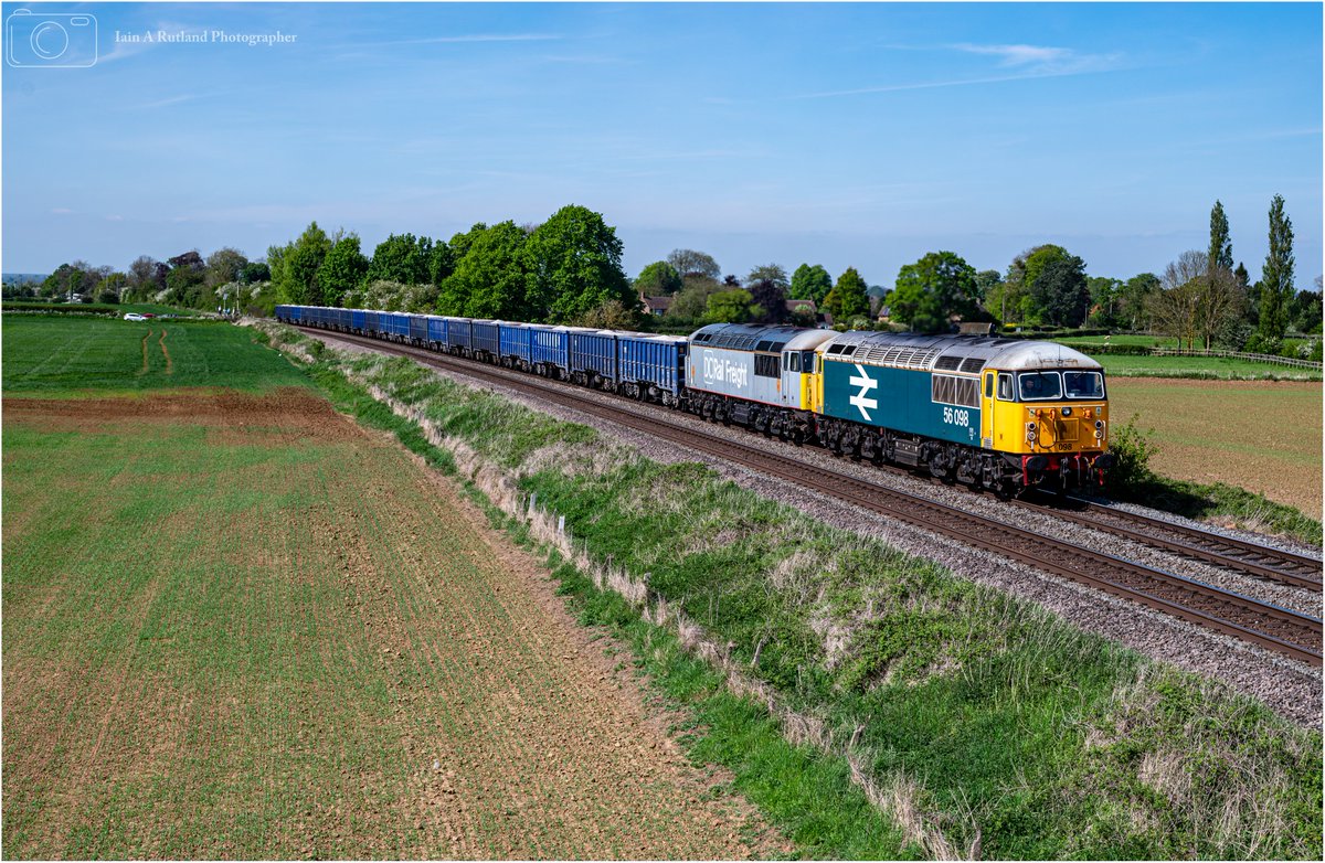 was losing my mojo until this past week for ukrailways... that being said... 56098 56103 6Z82 Peak forest to Brandon Sidings at Ashwell Rutland welcome back 56103 to the fold after  a few years out of use 09-05-2024 @DCRailOfficial  @GBRailfreight  locos help! @railcamlive