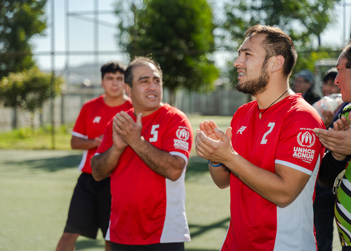 El deporte nos une.
El deporte nos enseña.
El deporte nos integra.

Chile, Alemania y Colombia se subieron al podio del #MundialitoSinFronteras pero la fiesta fue de todos: comunidad local, migrantes y personas refugiadas. 

🇨🇱🇩🇪🇨🇴