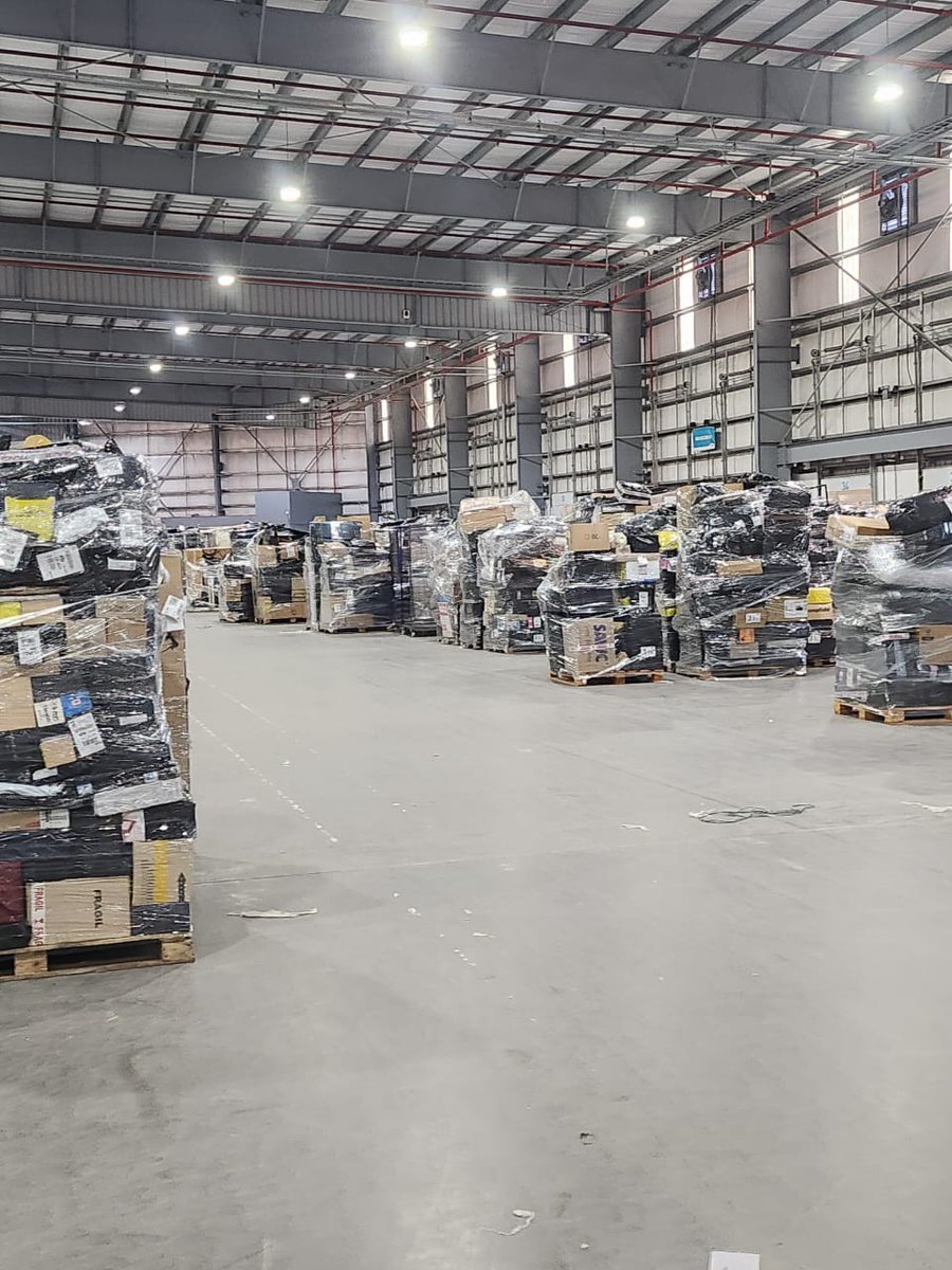 cgt_camioneros's tweet image. 📌 PARO GENERAL
📍 CAMIONEROS 
#Camioneros se adhiere al paro general convocado por la #CGT en defensa del país, rechazando las políticas de ajuste, hambre, desocupación y abandono a los jubilados. 
CONTALA COMO QUIERAS, PARO GENERAL !!!