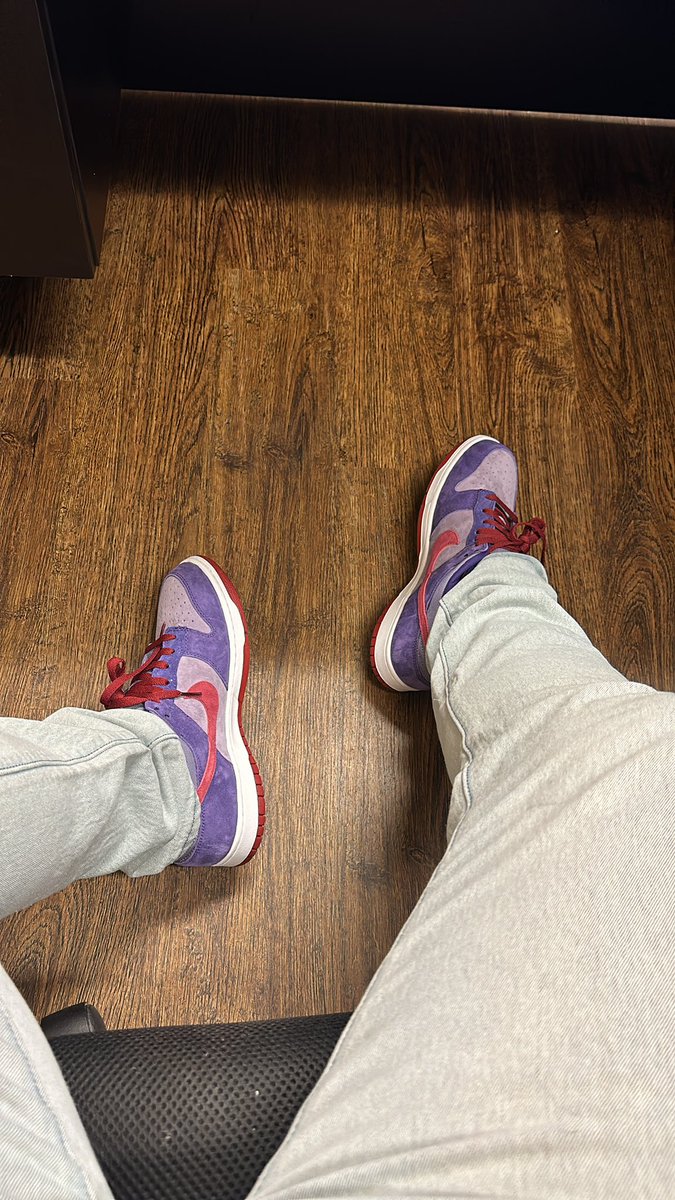 #KOTD UNDS these Plums today.