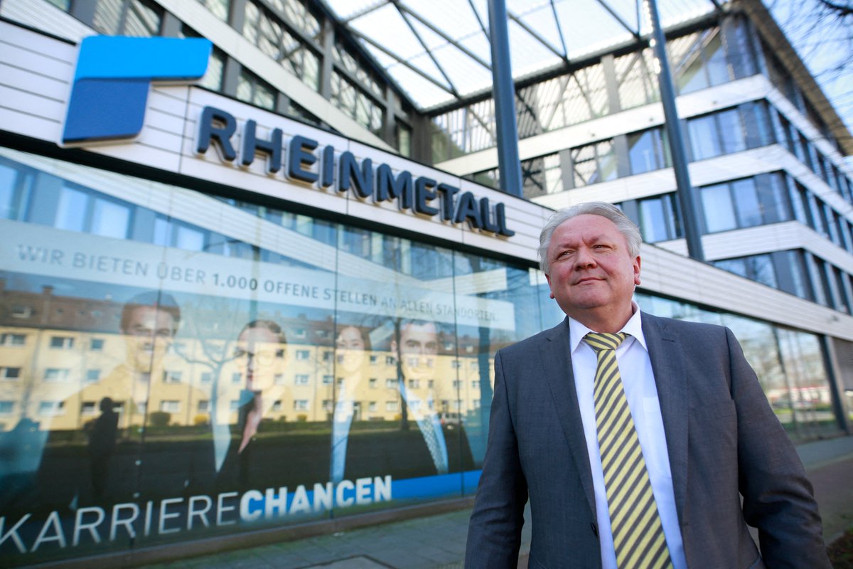 2/4 In an interview, Armin Papperger, the CEO of Rheinmetall, acknowledged that the company is currently not operating at full capacity in producing shells due to the lack of orders being placed.