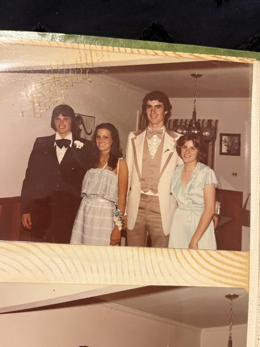 I hope you will enjoy this #throwbackthursday to one of my high school proms. I remember it like it was yesterday on the dance floor movin’ and groovin’ to Born to Run by Bruce Springsteen.🕺 . . #80s #throwback #prom #highschoolprom #sports #music #promseason #promstyle