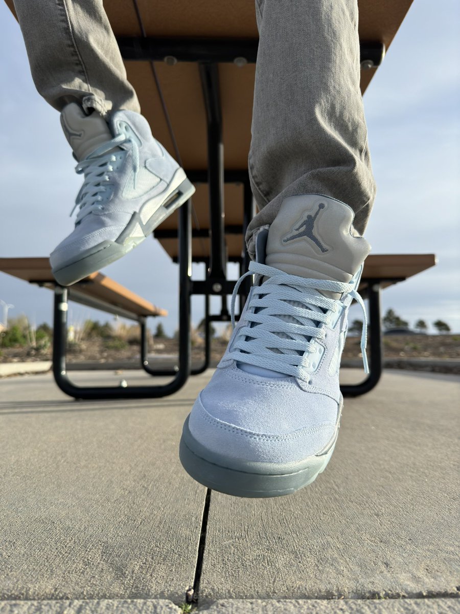 So ICYYYY…🧊
Damn, these are clean!!!
#LMHeatChronicles®️ 
#ASongOfIceAndFire❄️🔥 
#MileHigh🏔️ | #KOTD 
#SnkrsLiveHeatingUp