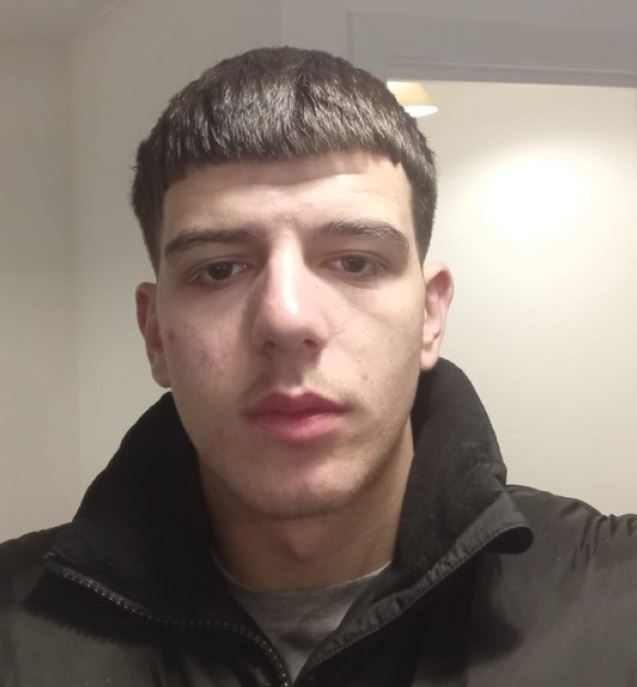 We're urgently appealing for information regarding the whereabouts of a teenager who is missing from the #Trowbridge area. Artion, 17, has been missing since 02/05 and we are extremely concerned about his welfare. Artion also has links to Harlow, Essex #call101