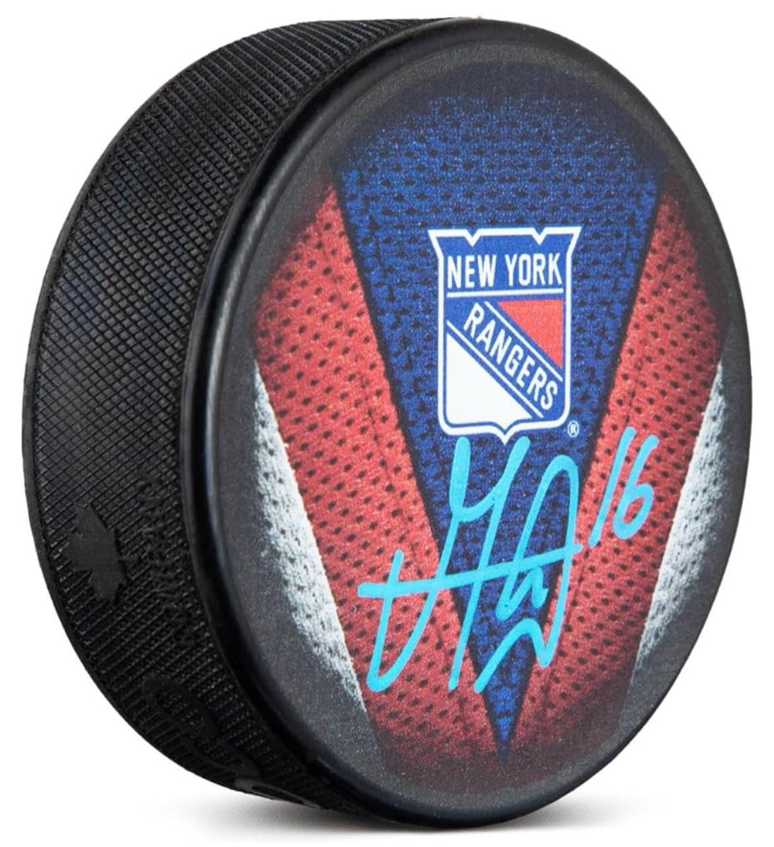 Broadway_Block's tweet photo. LETS GO RANGERS #NYR

We decided to make today’s giveaway something awesome…

If Trocheck scores again tonight and the Rangers win, we will give a lucky follower a puck autographed by Vincent Trocheck!

🥅  Repost to enter

🥅  Must be following to win https://t.co/UPZXE3SOqJ