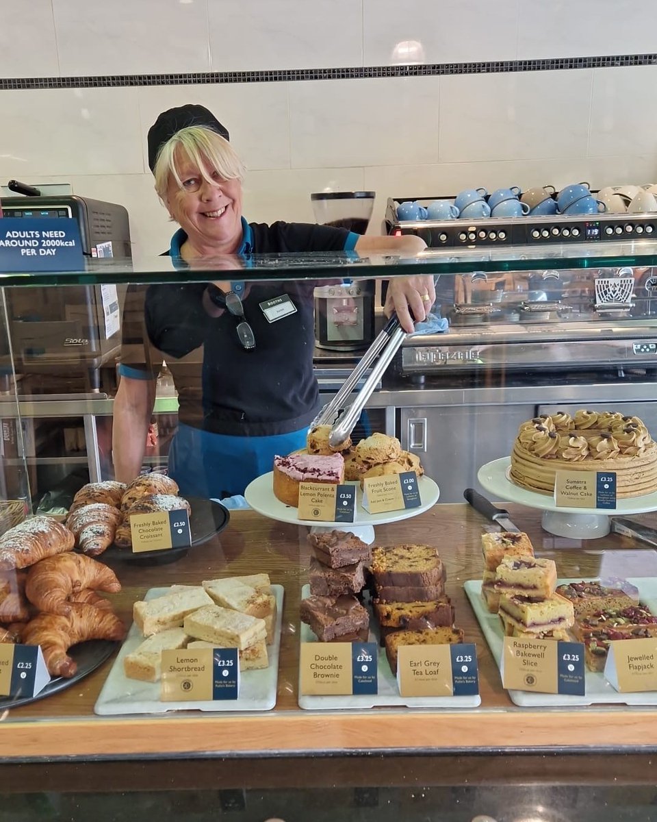 Karen at Knutsford has lovely cake selection in the cafe, the perfect addition to an afternoon cuppa 🍰