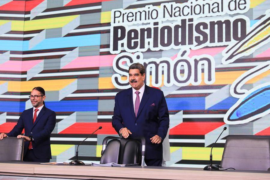 📌𝐏𝐚𝐫𝐭𝐢𝐜𝐢𝐩𝐚! ✍️🇻🇪 Del #9May al #9Jun estarán abiertas las postulaciones para el Premio Nacional de Periodismo 'Simón Bolívar' 2024. 🗣️Comunicadoras y Comunicadores en el siguiente link más detalles n9.cl/80g9j @sbolivarpremio