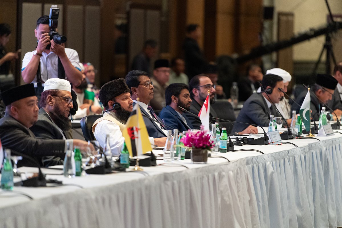 4 His Excellency Sheikh Dr. #MohammedAlissa, Secretary-General of the MWL, at a press conference following the inauguration of the Council of ASEAN Scholars: 'The Charter of Makkah represents the consensus of the Ummah’s scholars and has been endorsed by OIC countries for