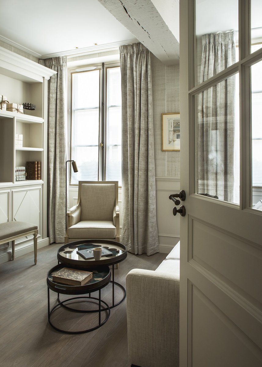 Hôtel Charles V tweet media