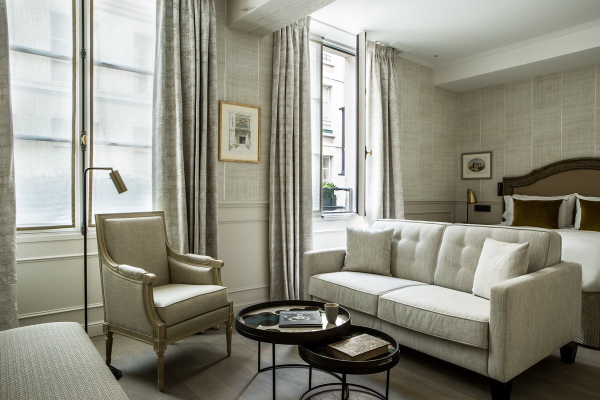 Hôtel Charles V tweet media