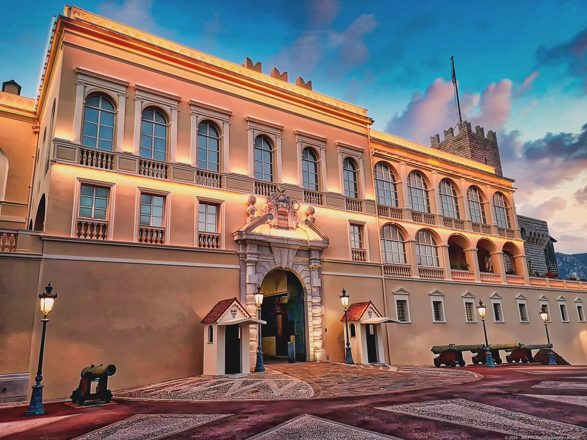 Monaco 🇲🇨 
Palais princier 

#ilovemonaco #monaco #montecarlo #jmlpyt #photography #CotedAzurFrance