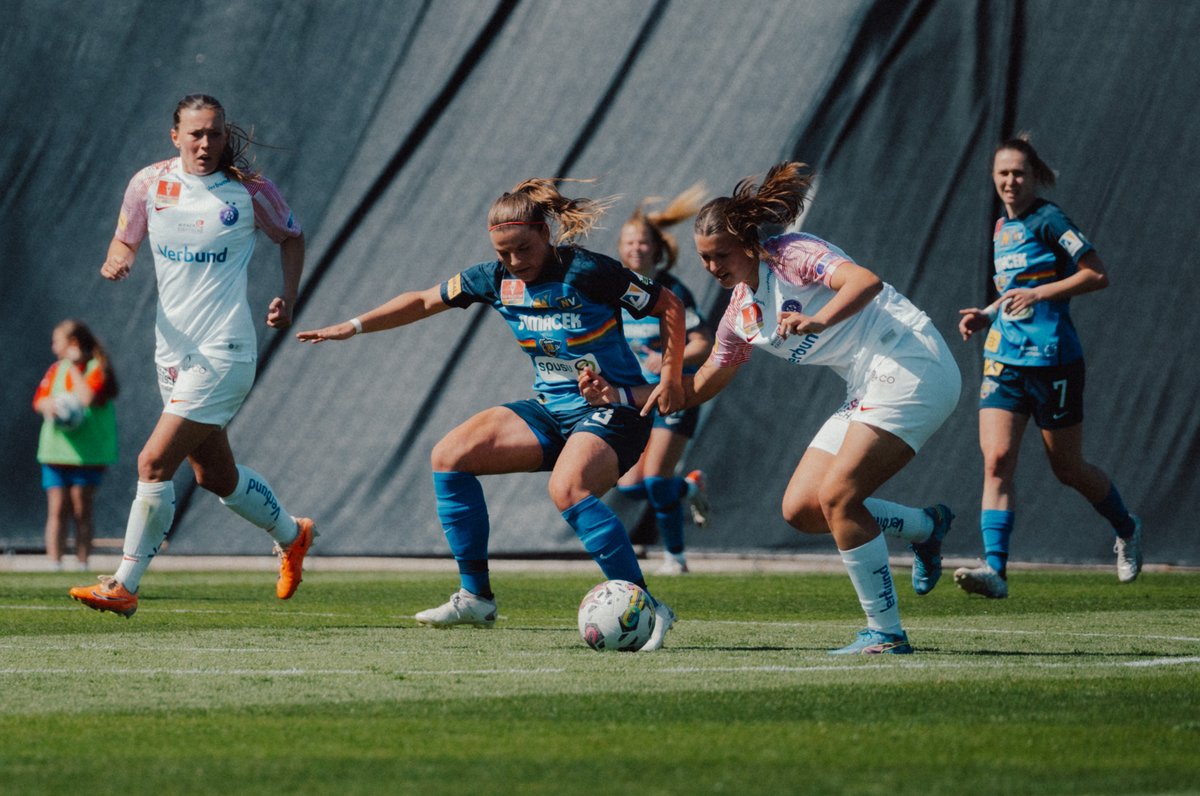 Noch 10 Minuten zu spielen! ⏳ _____ #FrauenCup #SKNvsFAK