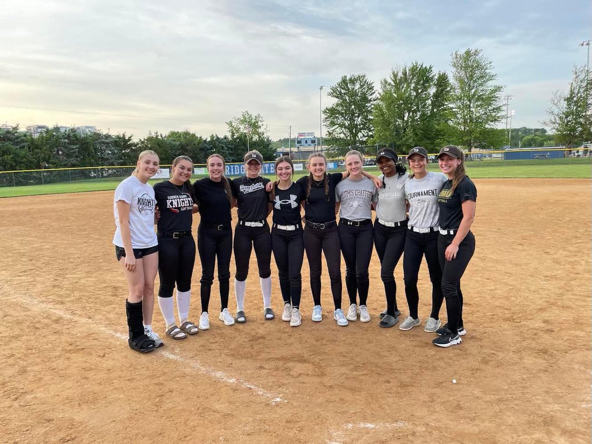 tahs_softball's tweet image. Knights Varsity Softball volunteering at BCLL Challenger League.  #TACommunity