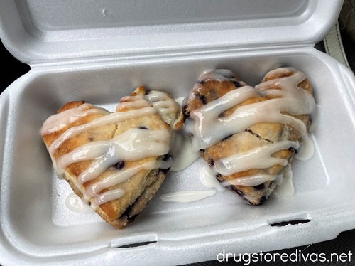 FREEBIE ALERT! You can get two FREE Bojangles bo berry biscuits for mom when you enter the code MOTHERSDAY on the app through May 12. They're round this year, not heart-shaped like usual. I love to pair these with our homemade blueberry jam (here: drugstoredivas.net/3-ingredient-b…).