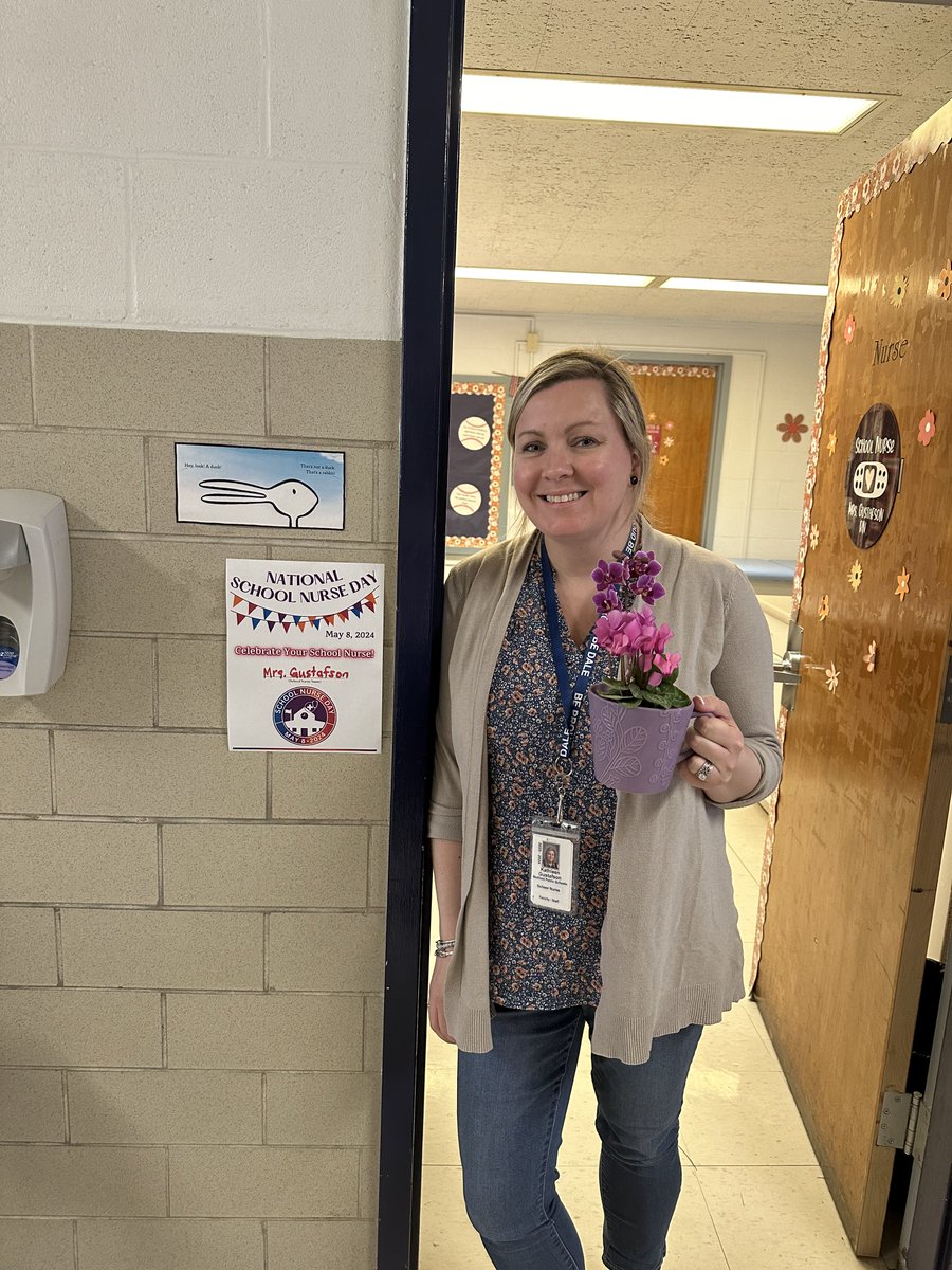 Highlighting #medfielps nurses this week! Here is Mrs. Gustafson, Dale St #schoolNurse. In her free time she loves to spend time with her kids. Her favorite thing about school nursing is collaborating with teachers and staff to support students.  Thank you Mrs. Gustafson!