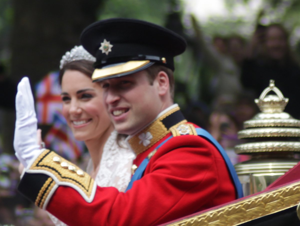 #OnThisDay 2011: Prince William of Wales marries Kate Middleton in a lavish ceremony at Westminster Abbey, London, capturing the attention of the world. #RoyalWedding #PrinceWilliam #BritishHistory 🇬🇧💍