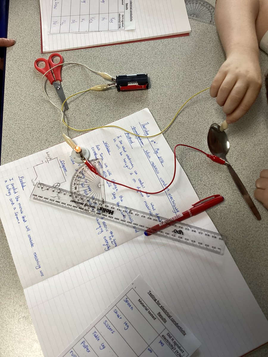 MoorlandsHudds's tweet image. Year 5 have been busy testing different materials electrical conductivity. We found scissors ✂️, spoons 🥄 and the chair leg conduct electricity as they are metal objects. #MPSYear5 #MPSScience