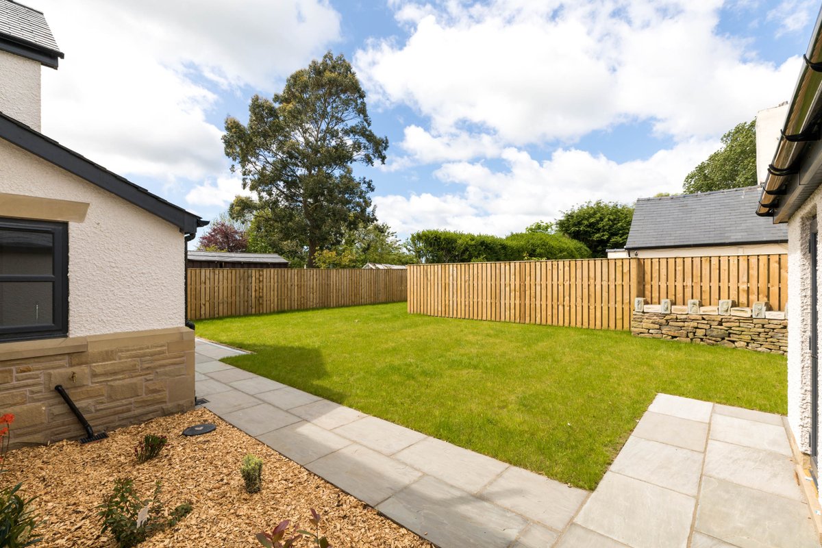 reganhallworth's tweet photo. A luxury four bed detached new build home in premier semi-rural location.
📌 Church Lane, Wrightington, WN6 9SN
💷 £600,000
📐 1919 SQ.FT
🛏️ 4 Bedrooms
☎️ 01942 205555
📧 wigan@reganandhallworth.com
💻 https://t.co/WF1ke6Xxwn
#RH28 #homesforsale #Wigan https://t.co/HgSDJxhsTf