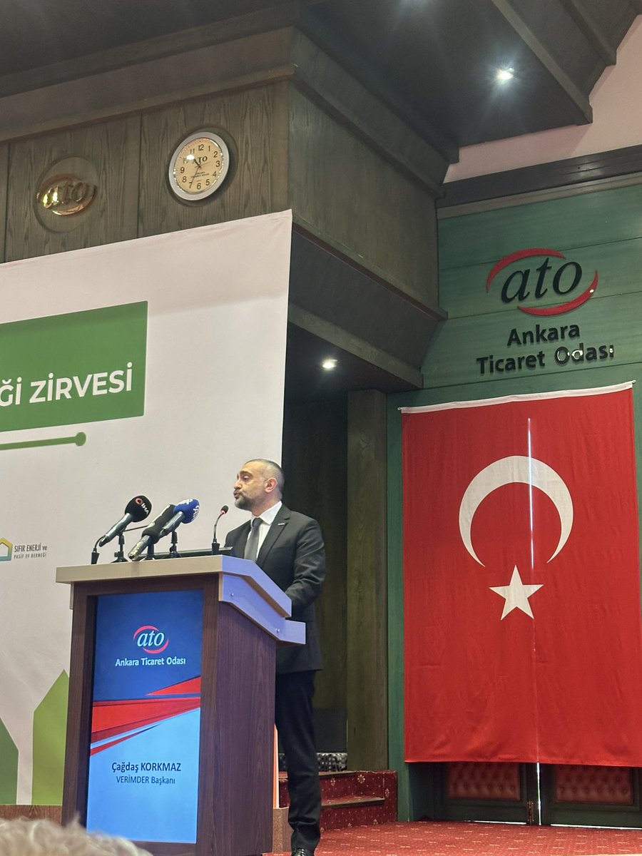 ÇMO Ankara Şube Yönetim Kurulu olarak, Türkiye Yüzyılı ve Yapılarda Enerji Verimliliği Zirvesine katılım sağladık. Davetleri için tüm paydaşlara teşekkür ederiz. Sorunların ve çözüm önerilerinin konuşulduğu güzel ve verimli bir zirve olmasını temenni ediyoruz.