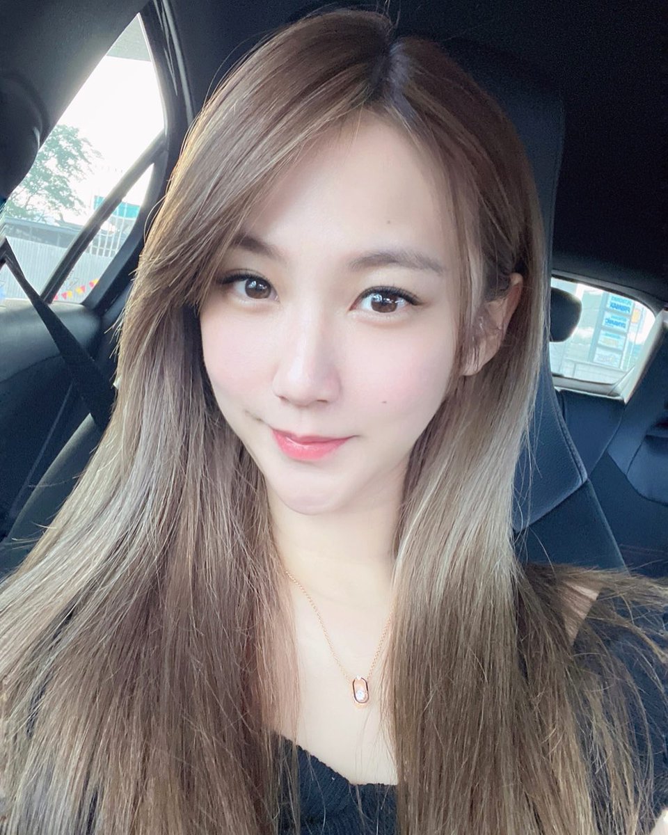 Everyone longs for happiness, because happiness is always ahead, so the heart is always on the road.