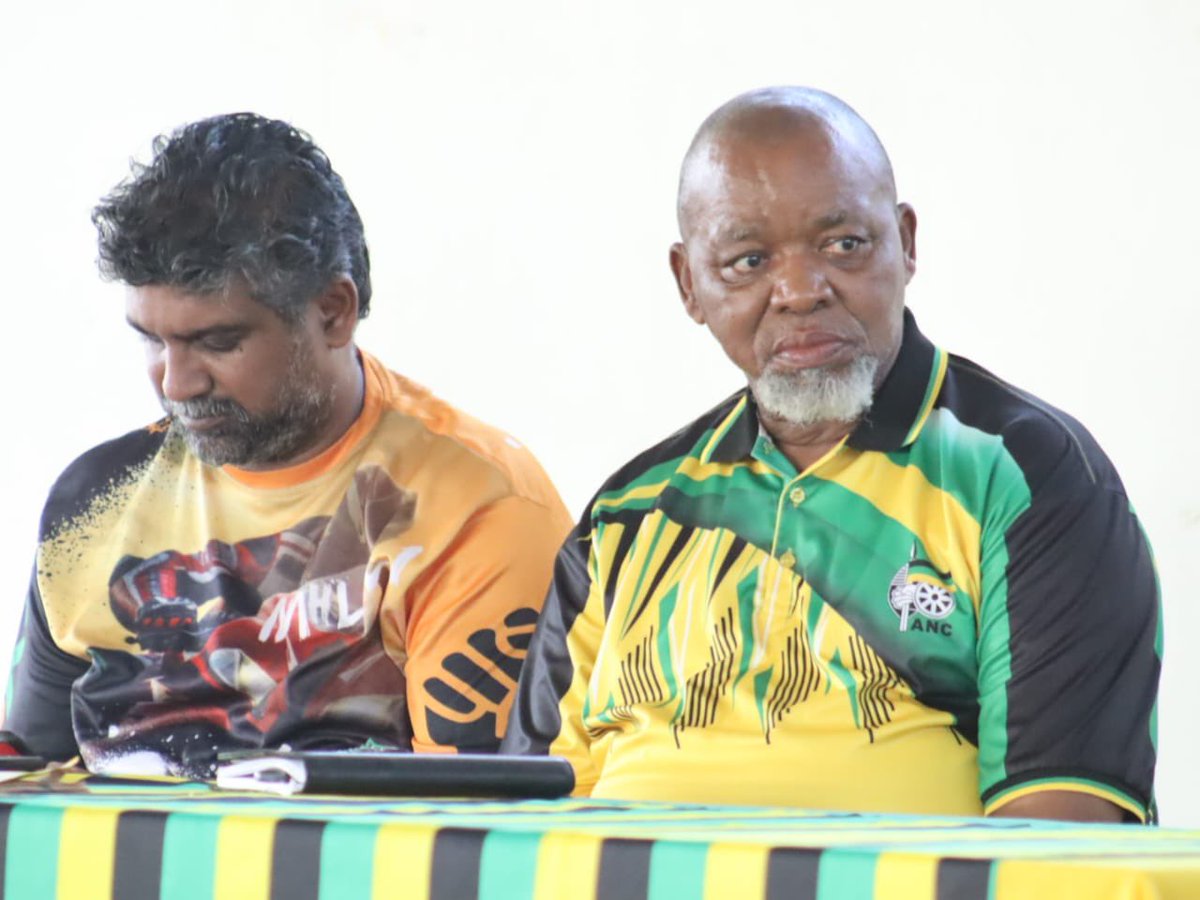 [IN PICTURES] ANC National Chairperson, Comrade Gwede Mantashe addresses volunteers and voters at the Mzingazi Community Hall. He emphasized on the role of alliance partners, the formation of Mkhonto Wesizwe, the need for education and the importance of voting for the ANC in the…