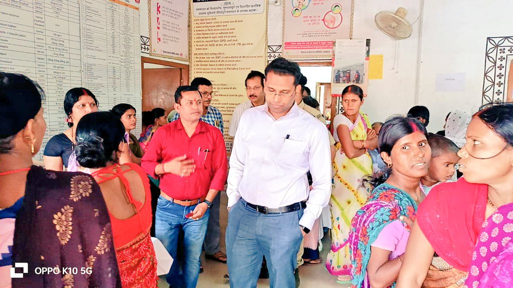 नवादा:- श्री प्रशांत कुमार सी.एच. जिला पदाधिकारी, नवादा द्वारा आज नवादा सदर प्रखंड स्थित ओढ़नपुर में अतिरिक्त प्राथमिक स्वास्थ्य केन्द्र का औचक निरीक्षण किया गया। उन्होंने एएनसी जॉच के लिए सभी आधारभूत सुविधाएं कैंप में उपलब्ध कराने का निर्देश दिए । @IPRD_Bihar @BiharHealthDept