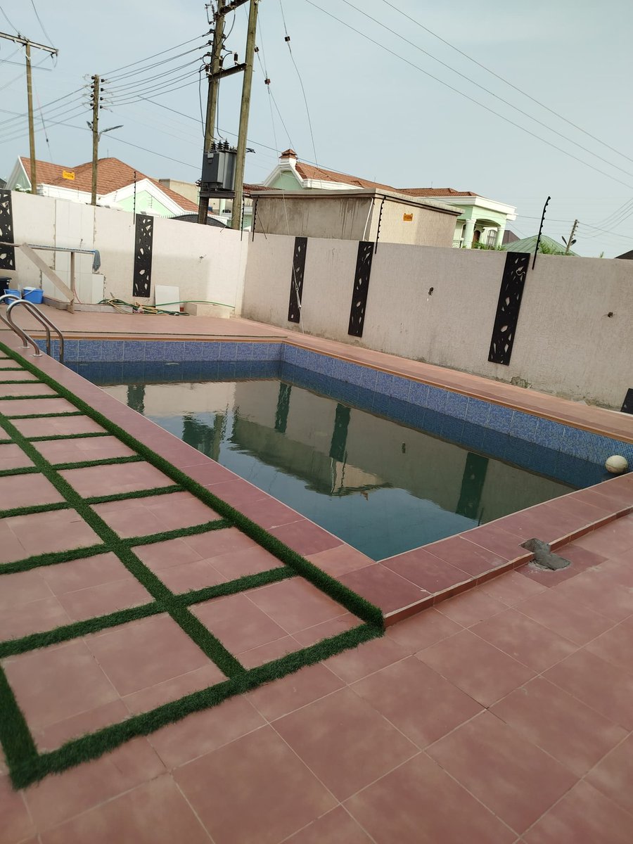 2 bedrooms terrace for rent at East Legon hills
3 washrooms
Fully Airconditioned
Inbuilt wardrobe
24/7 security surveillance
Swimming pool
¢4500/month for 1 year advance