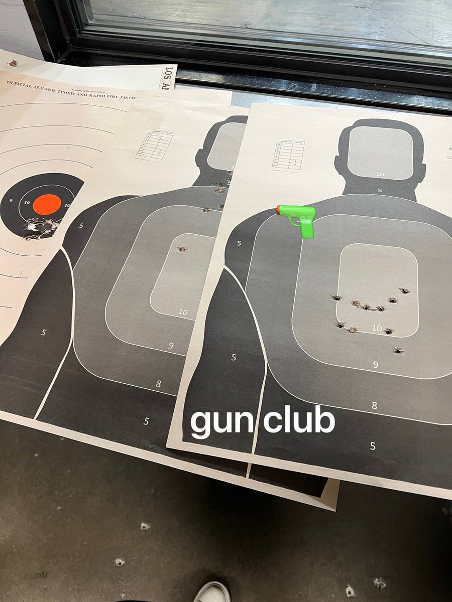 SakuraFall658's tweet image. I haven’t practiced shooting for a long time, my technique is a bit rusty, and several shots have missed the target.