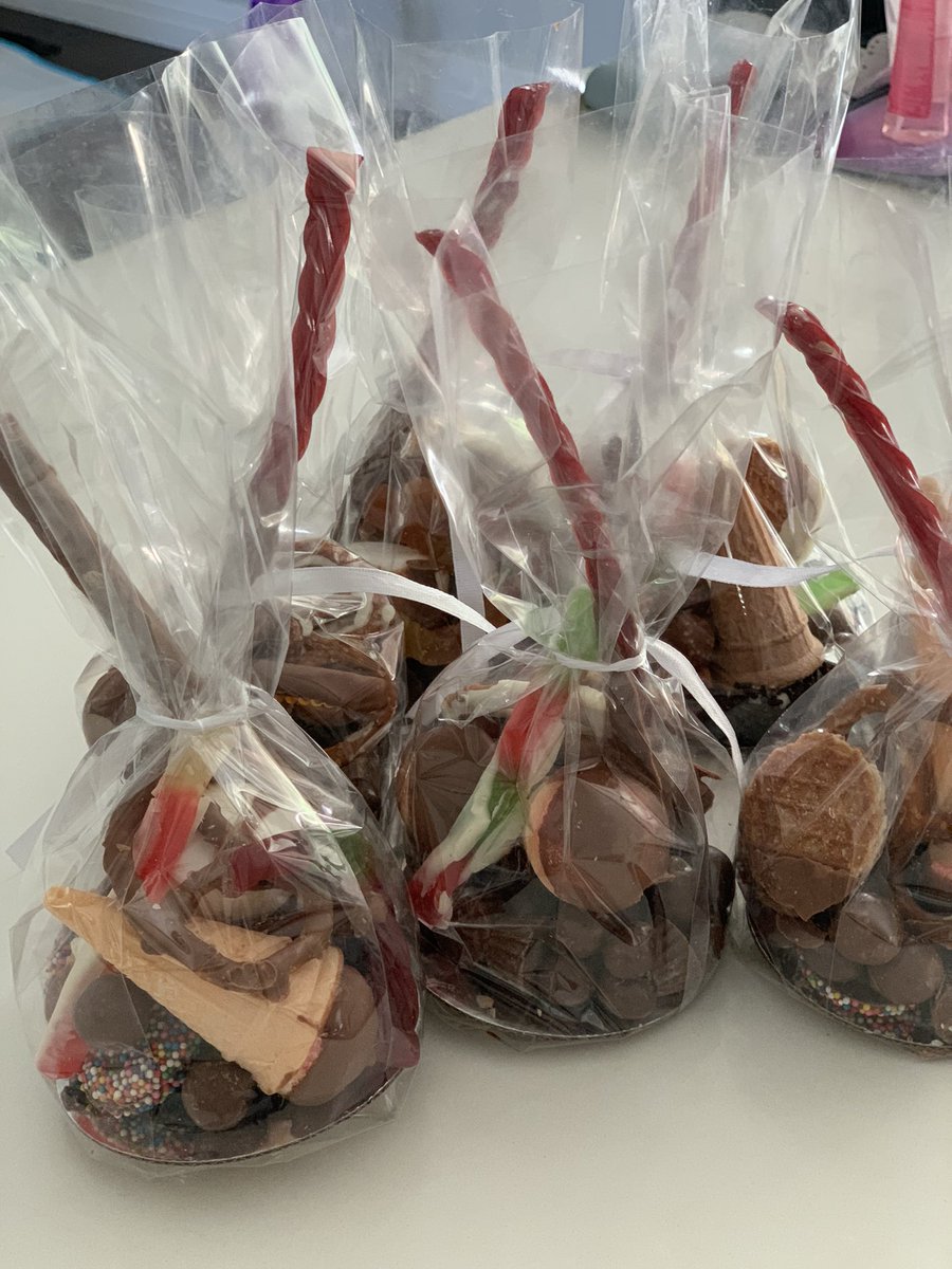 Dr Paula Foster (@pj_foster) on Twitter photo Help support breast cancer research. Come see <a href="/_nfernando/">Nitara Fernando</a> and <a href="/SeanMcRae16/">Sean McRae</a> today at our chocolaty treats sale 12-2pm near security desk at Robarts <a href="/robartsrats/">Robarts Association of Trainees</a> <a href="/WesternU/">Western University</a> <a href="/westernuMedBio/">Medical Biophysics</a> Help support breast cancer research. Come see <a href="/_nfernando/">Nitara Fernando</a> and <a href="/SeanMcRae16/">Sean McRae</a> today at our chocolaty treats sale 12-2pm near security desk at Robarts <a href="/robartsrats/">Robarts Association of Trainees</a> <a href="/WesternU/">Western University</a> <a href="/westernuMedBio/">Medical Biophysics</a>