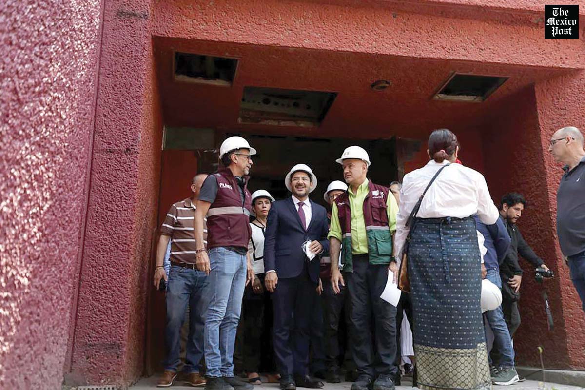 Recuperan #ElParián tras #22Años abandonado

El emblemático edificio de #Coyoacán, es #recuperado para convertirlo en un #CentroCultural.
themexicopost.mx/?p=34362