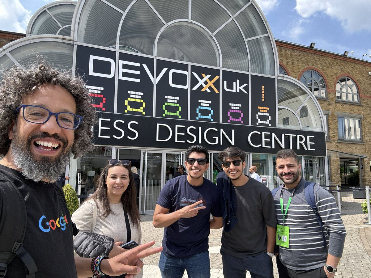 Thank you for having me @DevoxxUK I hope people enjoyed listening to my talk nerding about Wasm 🙏 And as usual the Moroccan 🇲🇦 community had strong presence at the event 🫶 Next stop Amman 🇯🇴