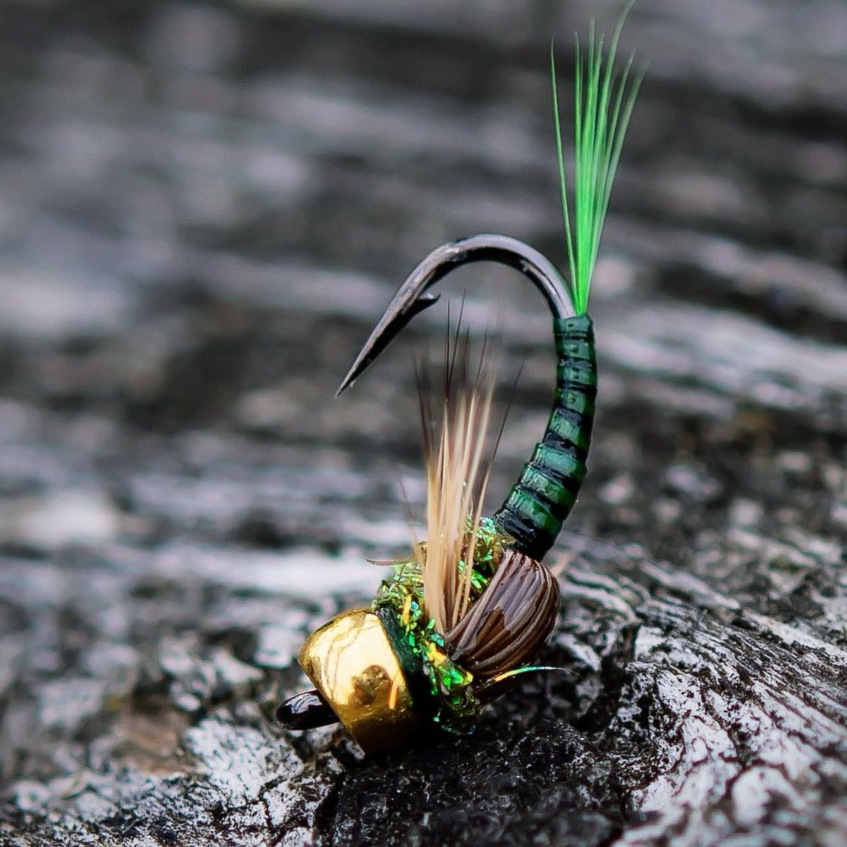 'Forest green nymph tied on @ahrexhooks FW540 Curved Nymph size 16.' // tie and image by Henrik Kure Nielsen @kurefluer . . . . #flytying #flytyingjunkie #flyfishing #flyfishingaddict #flyfish #flytyingnation #jstockard #fishing #atthevise #flytyingaddict #flytyingporn