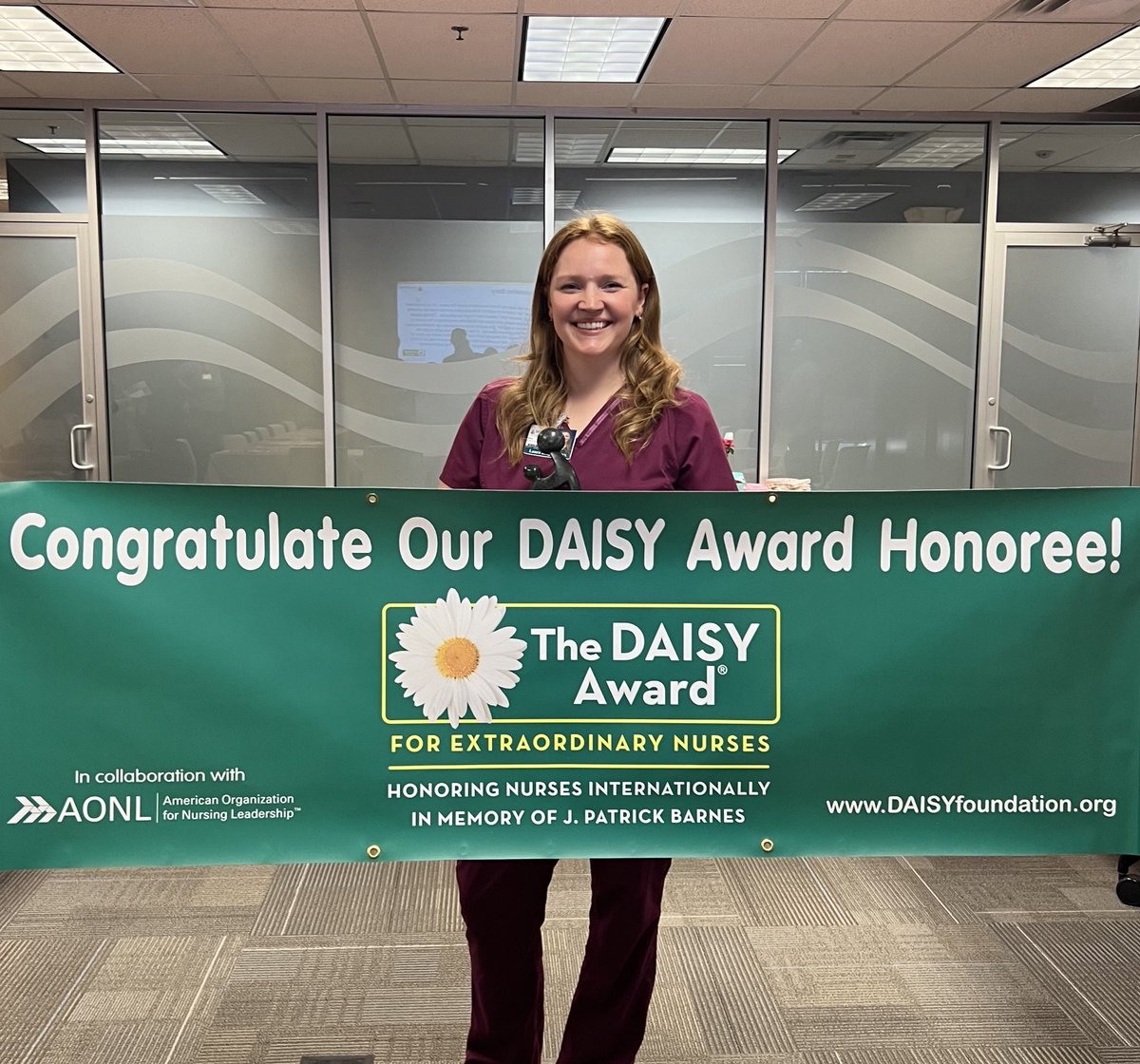 Congratulations to the First Johns Hopkins Care at Home DAISY Award Winner, Laura Ridgeway. The nomination stated, “Laura is so good at what she does and has such an amazing bedside manner that I always feel I’ve got an advocate.” #NursesWeek2024