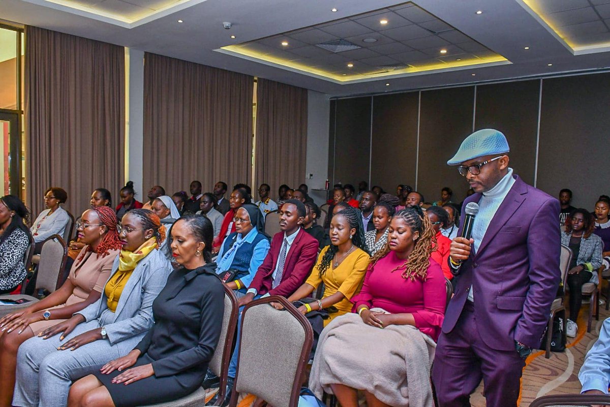 pitstopforum's tweet photo. Throwing it back to some powerful wisdom shared by Dominic Kamau last year: 'Trapped emotions get in our way. They sabotage our efforts to create the life we want and make us miserable along the way. Freeing this emotional energy from our body changes lives
#EverydayMHSummit2024 https://t.co/PL6xeaBhHL