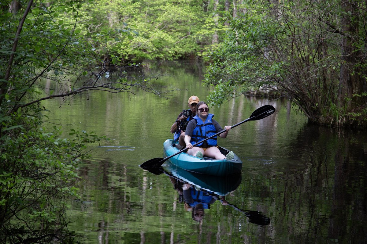 amzgstudios's tweet image. How to stress out your PM in one easy step: 

Step 1: Ask her to get in the kayak with the fancy camera gear...without getting it wet. 😅

She did amazing, though! A true natural! 😎🛶

#creativestudio #funonset #travel #tourism 
#videoproduction #travelvideography